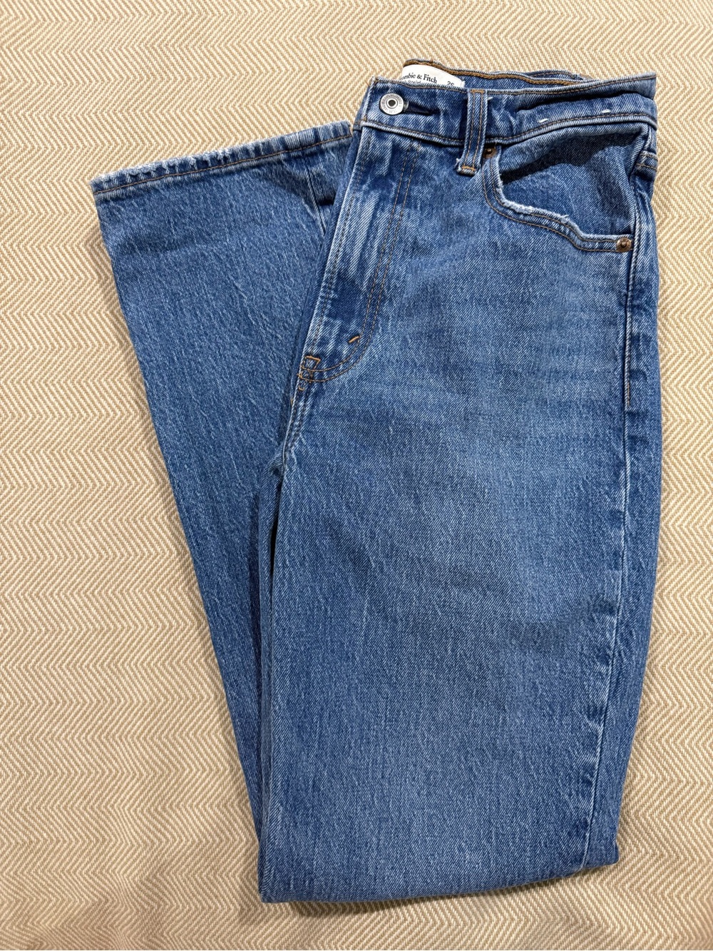 Abercrombie & Fitch The 90’s Straight Ultra High-Rise Jeans (26 Regular)